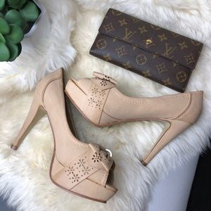 Nude Platform Peep Toe Pumps in Size 7 - NWOT